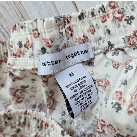 Better Together Floral Pants sz M New - Picture 2 of 4